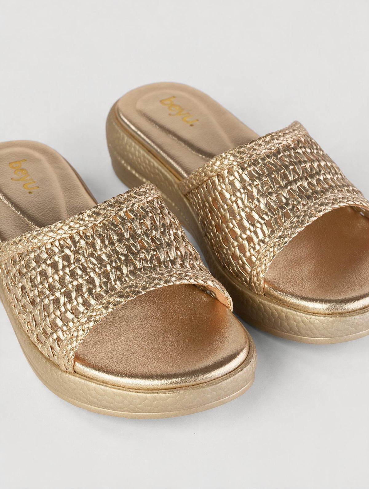 Interlaced Platform Slides