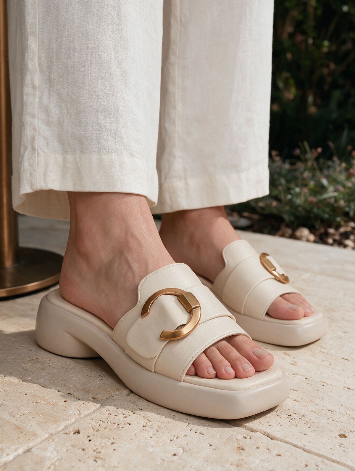 Buckle Strap Slides - Fawn