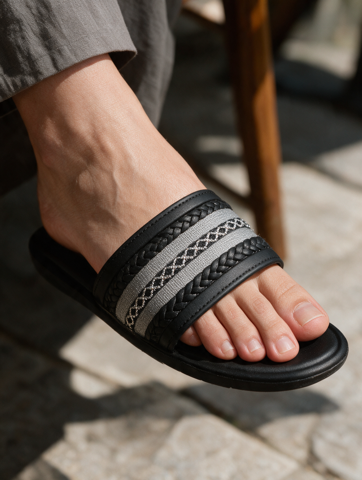 Statement Strap Slides - Black