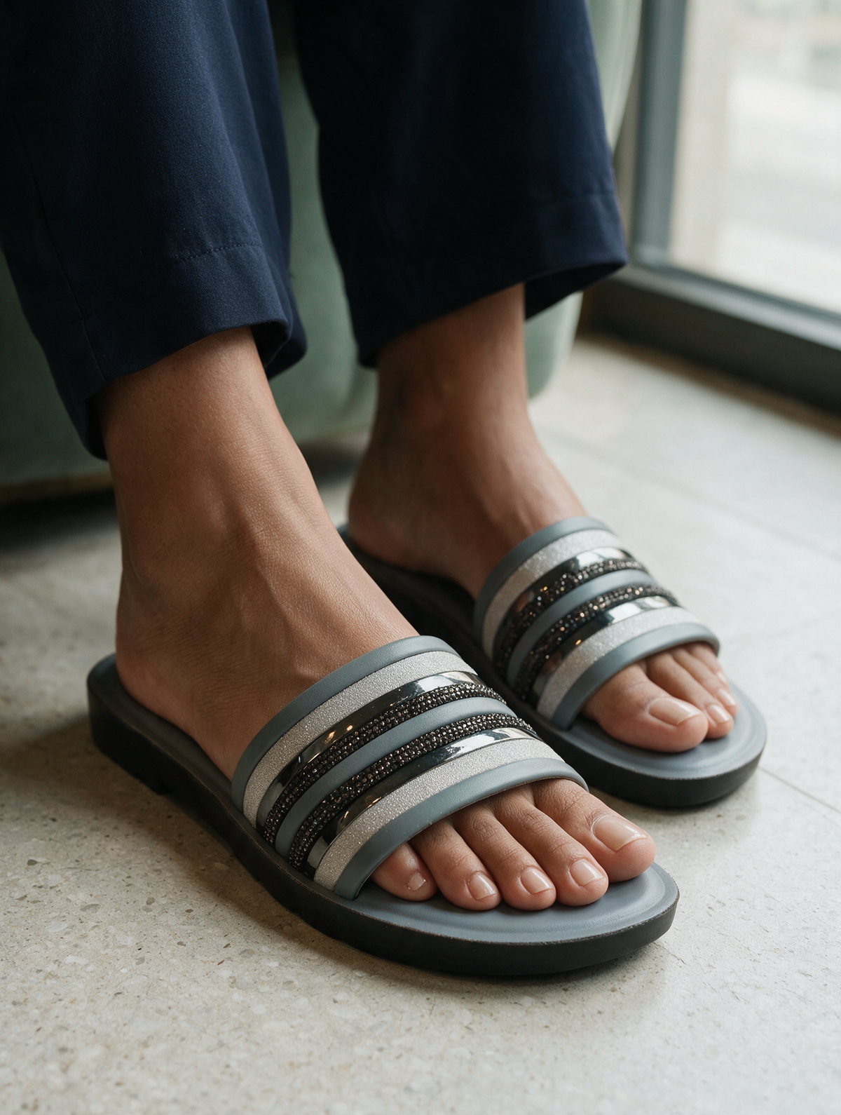 Shine Edge Slides - Grey
